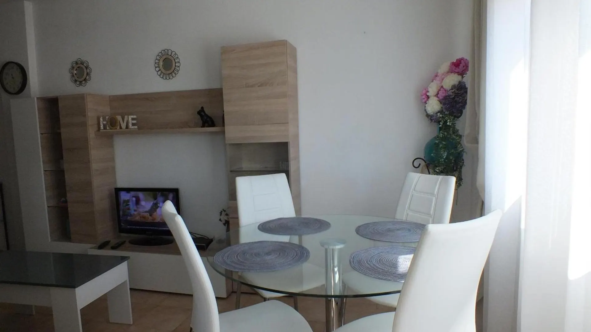 Apartment Apartamento Renovado Cerca De La Playa Con Terraza Para 4 Personas En Roses - Es-204-73 Spanien